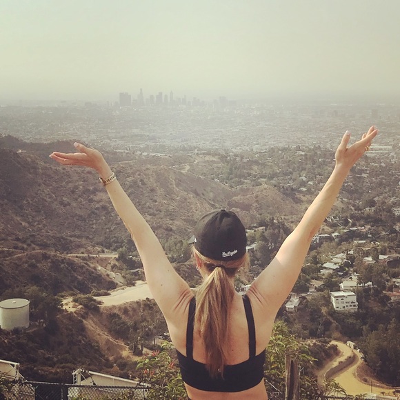 Meet your Posher, Ellemtl - Picture 1 of 4